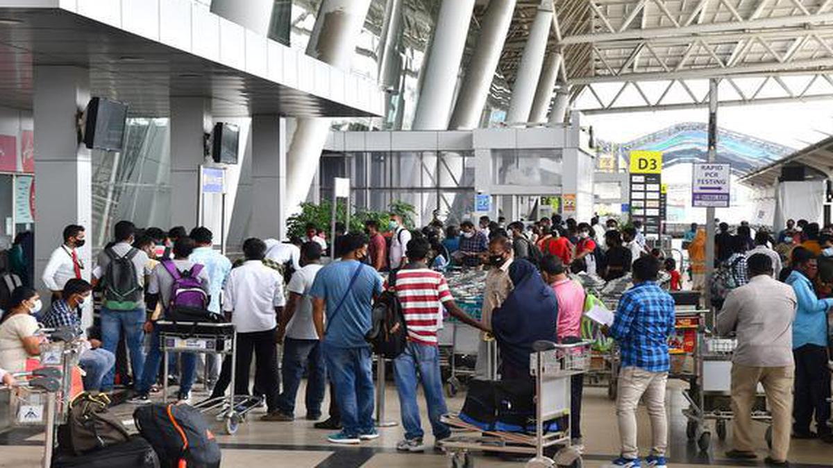 தமிழ்நாடு-சிங்கப்பூர் இடையே பயணிப்போர் இந்திய அளவில் அதிகம்: எந்தெந்த விமான நிலையங்கள் டாப் – முழு ரிப்போர்ட்
